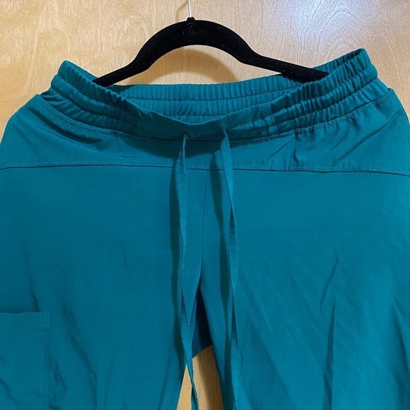 Green Barco One Scrub set - Picture 6 of 7